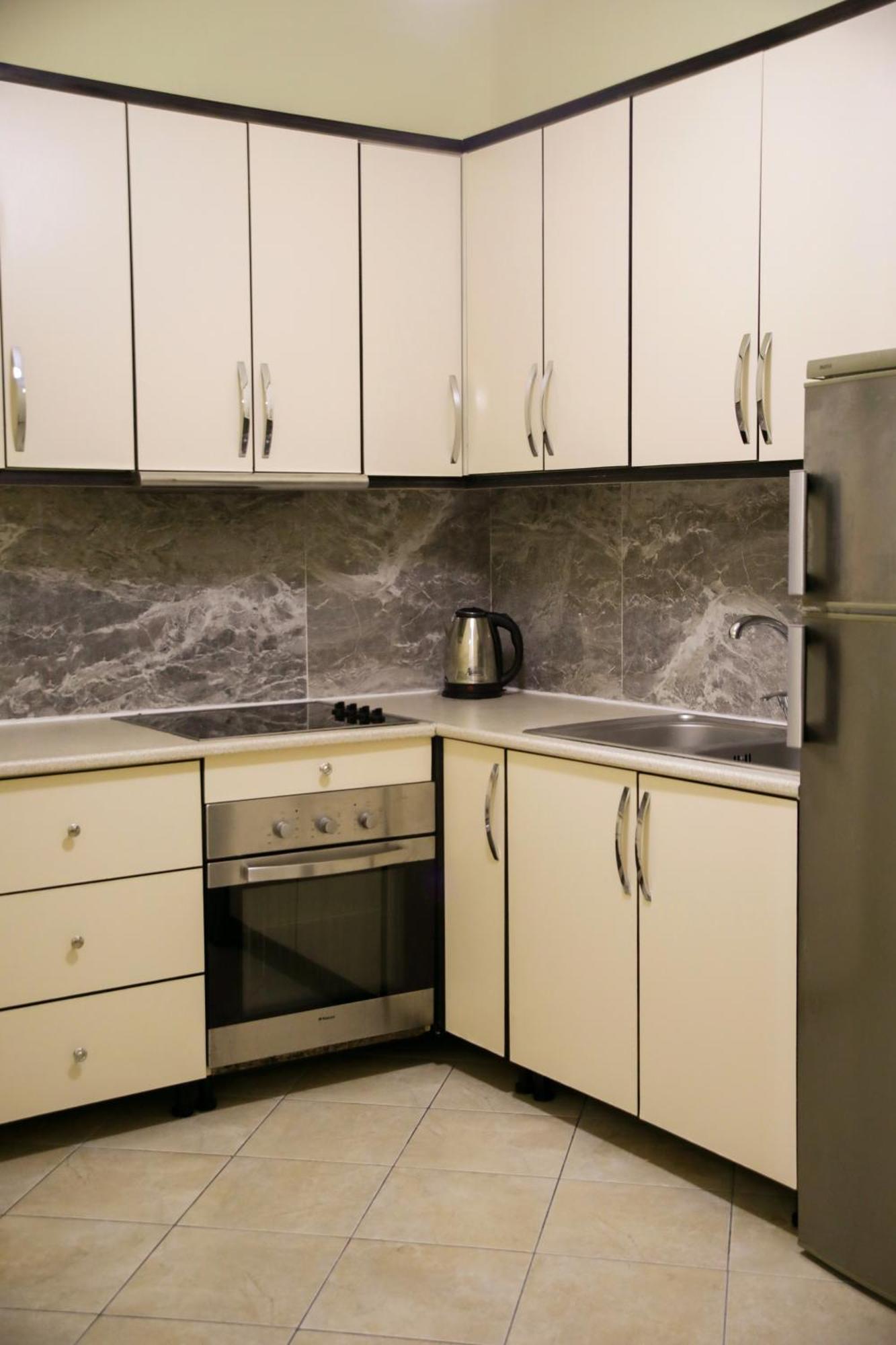 Pleasant Apartment With Free Dedicated Parking In Komuna E Parisit Tirana Exterior foto